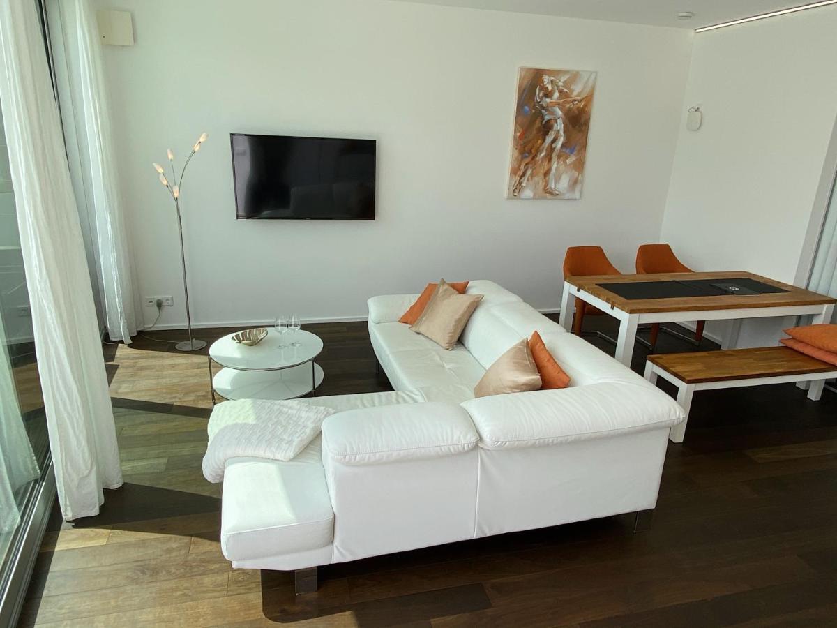 Weingut-Aparthotel Olinger Мерінґ Екстер'єр фото