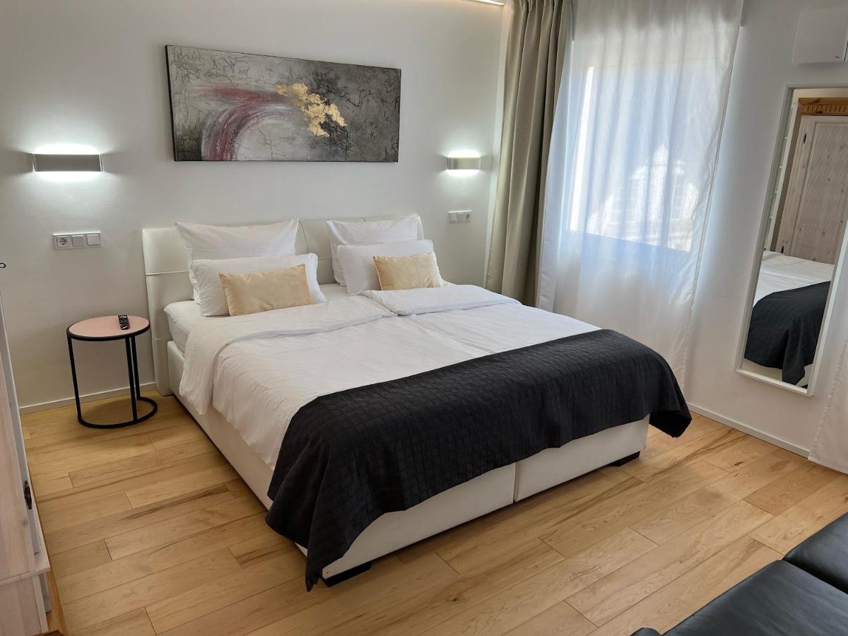 Weingut-Aparthotel Olinger Мерінґ Екстер'єр фото