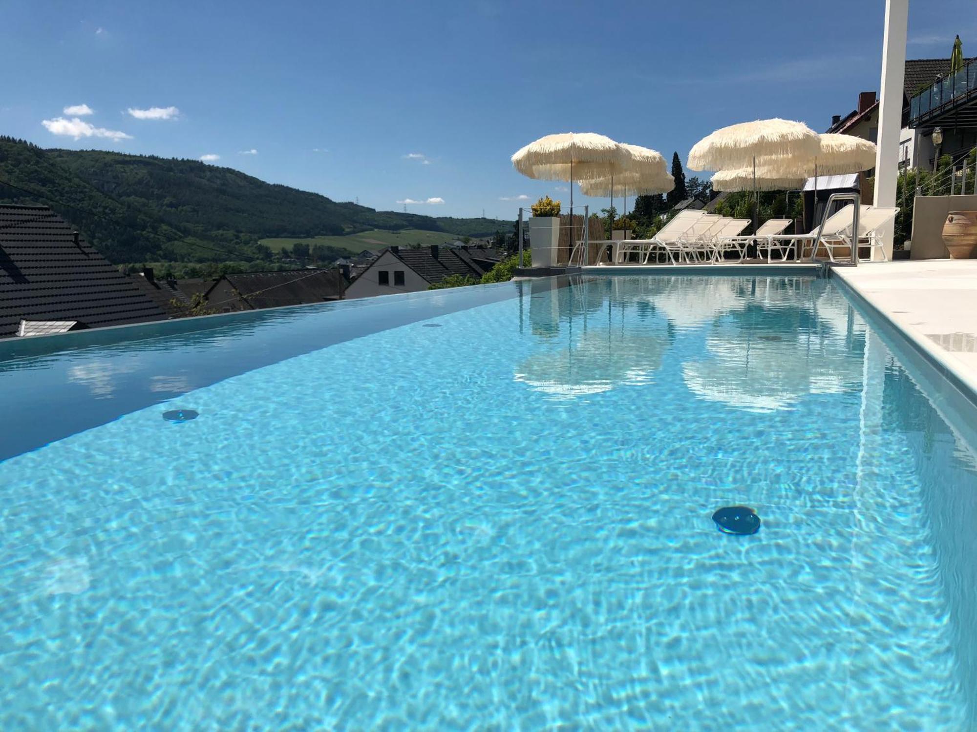 Weingut-Aparthotel Olinger Мерінґ Екстер'єр фото