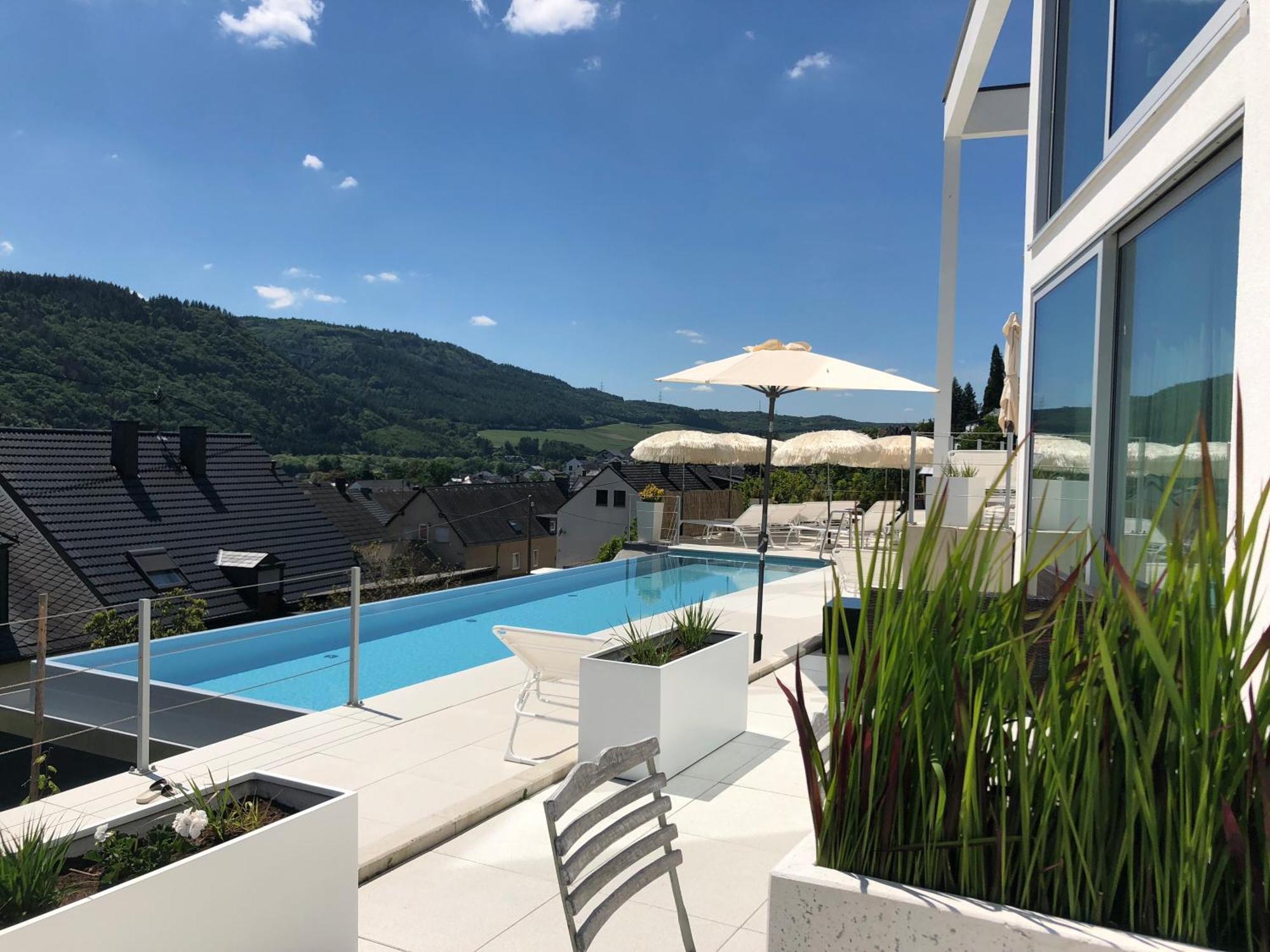 Weingut-Aparthotel Olinger Мерінґ Екстер'єр фото