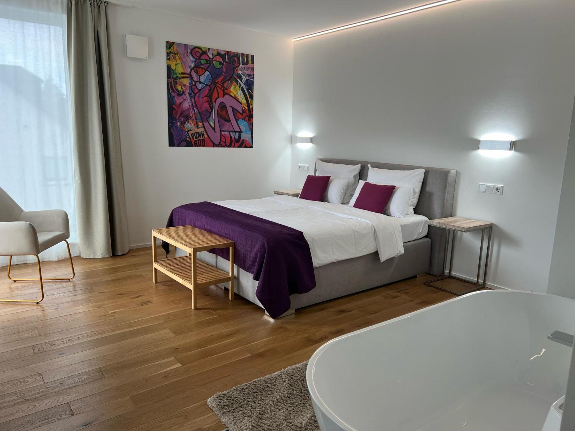 Weingut-Aparthotel Olinger Мерінґ Екстер'єр фото
