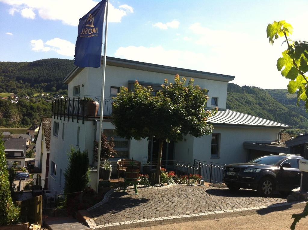 Weingut-Aparthotel Olinger Мерінґ Екстер'єр фото